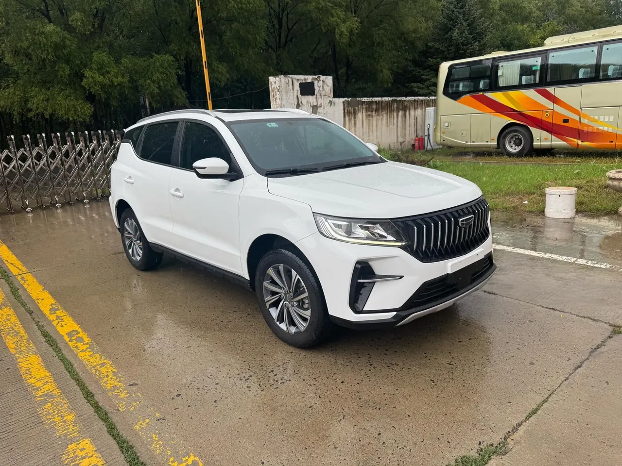 Geely Vision SUV(X6) 2021 Vision X6 Pro 1.4T Premium Automatic 3