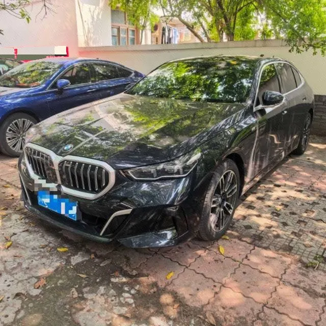 Open image lightbox: BMW 5 series 2024 530Li 48V 2.0T exclusive m sports suit automatic gear