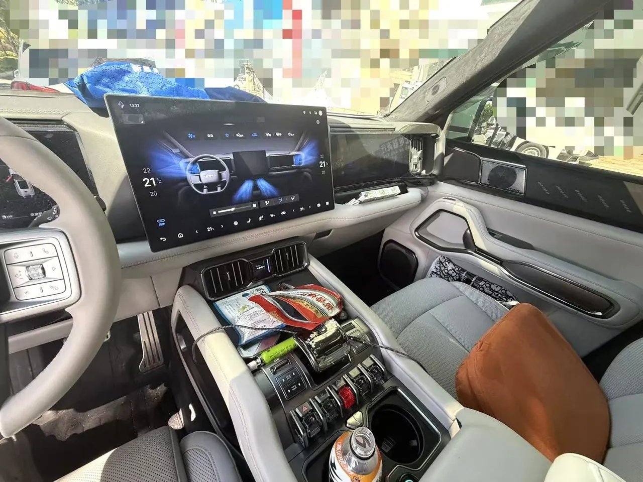 FangChengBao 2025 Leopard 8 2.0T Stepless Zhiyong Flagship Edition 5-seat Automatic Gear 6