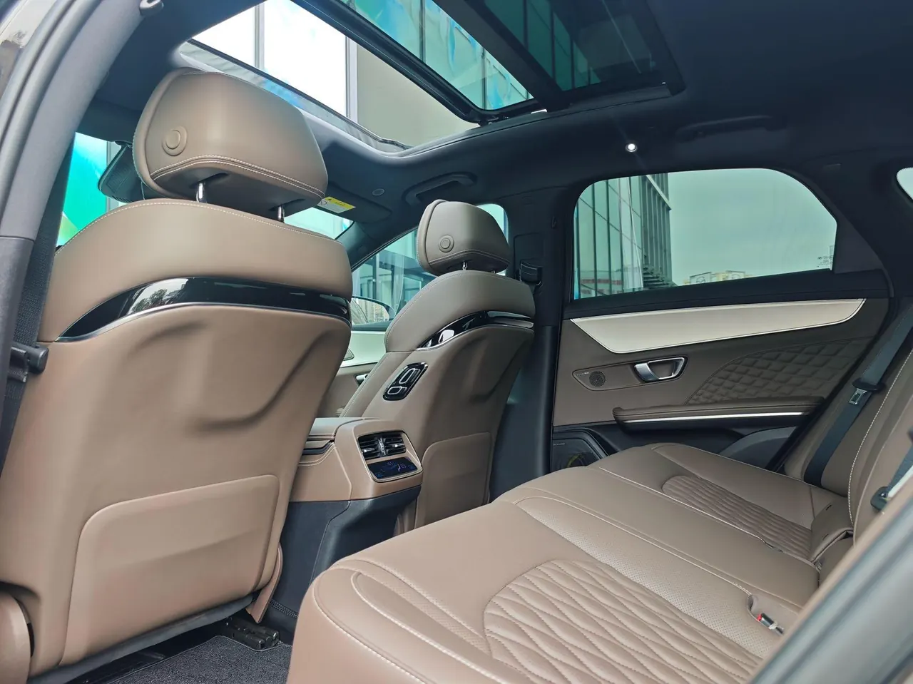 BYD 2024 Han DM-i 1.5T stepless glory version 121KM honorable automatic gear 7
