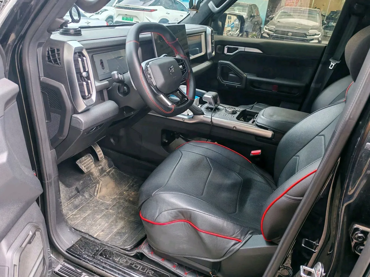Jetour 2024 Traveler 2.0T Four-wheel Drive Through PRO Entertainment Edition Automatic Gear 3