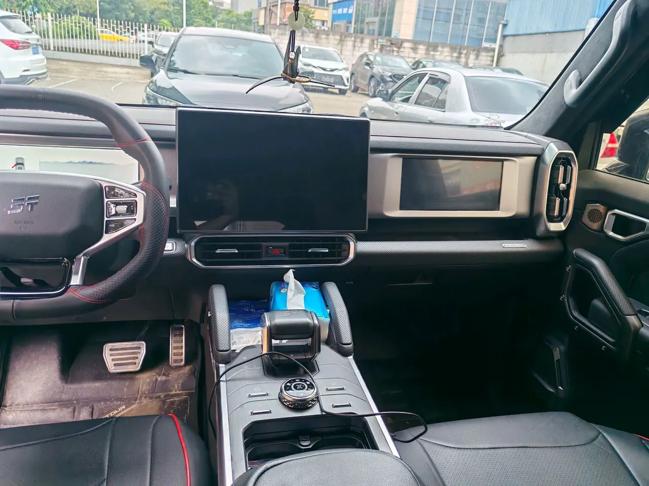Jetour 2024 Traveler 2.0T Four-wheel Drive Through PRO Entertainment Edition Automatic Gear 5