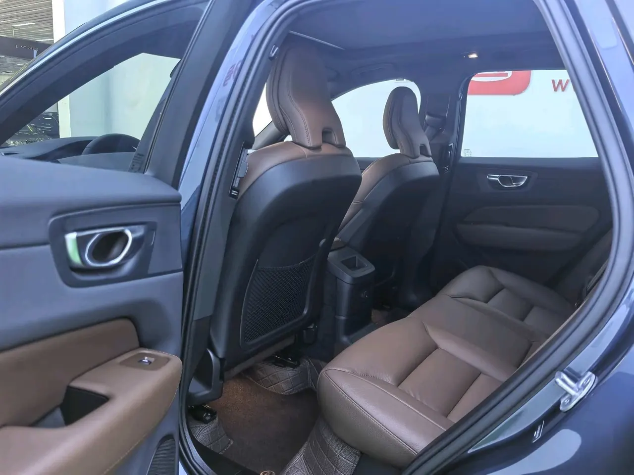 Volvo XC60 New Energy 2024 XC60 PHEV 2.0T T8 Long Endurance Four-wheel Drive Zhiyuan Deluxe Edition Automatic Gear 9