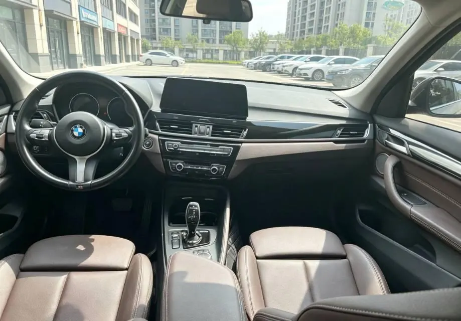 BMW 2022 X1 sDrive25Li 2.0T Leading Automatic Gear 2