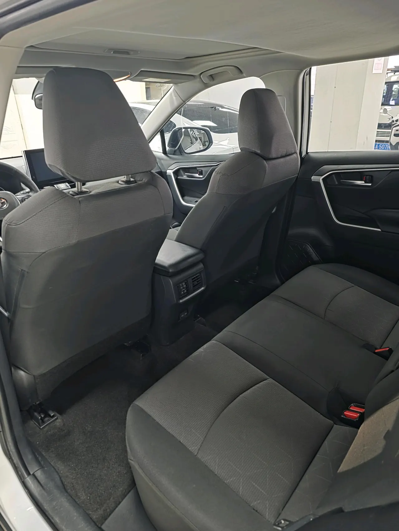 Toyota 2022 RAV4 Rongfeng 2.0 Stepless Four-wheel Drive Fashion Plus Edition Automatic Gear 10