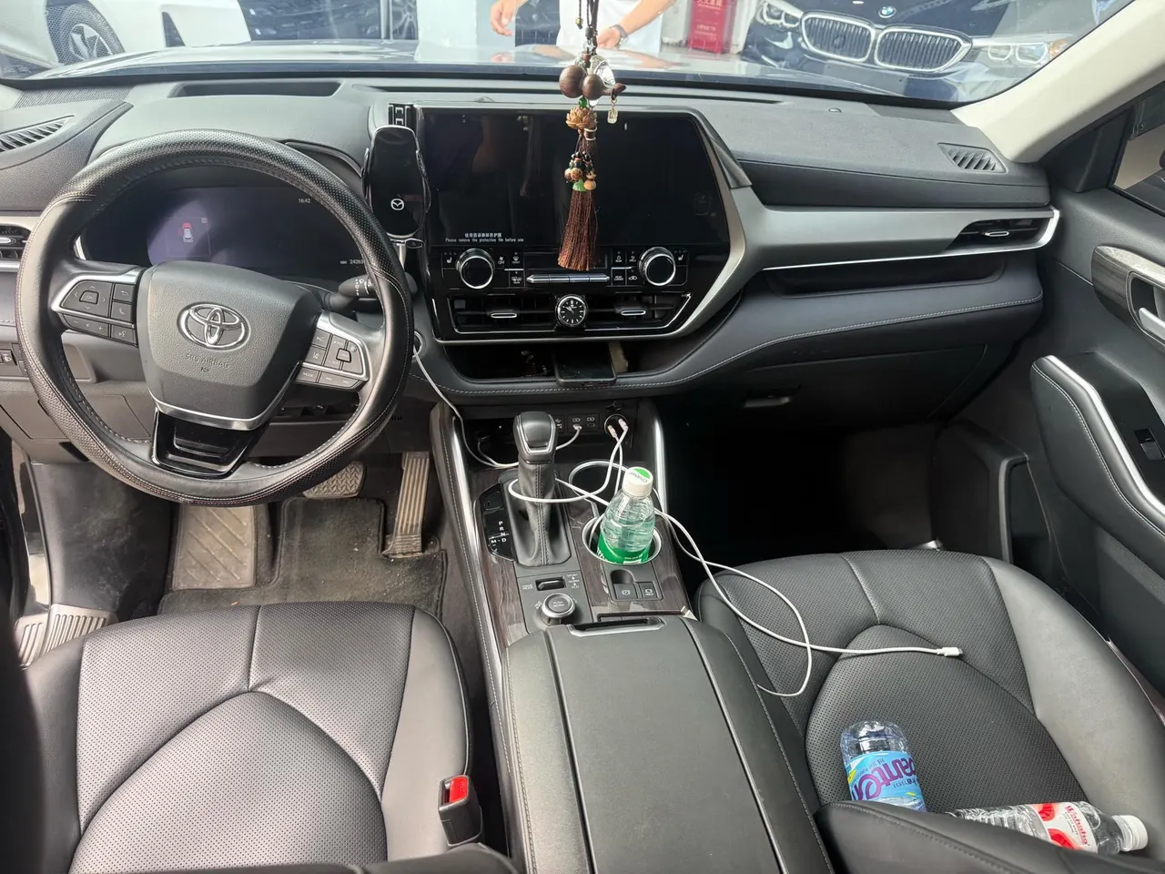 Toyota 2024 Highlander 2.0T 380T 4-wheel drive premium version 7-seat automatic gear 4