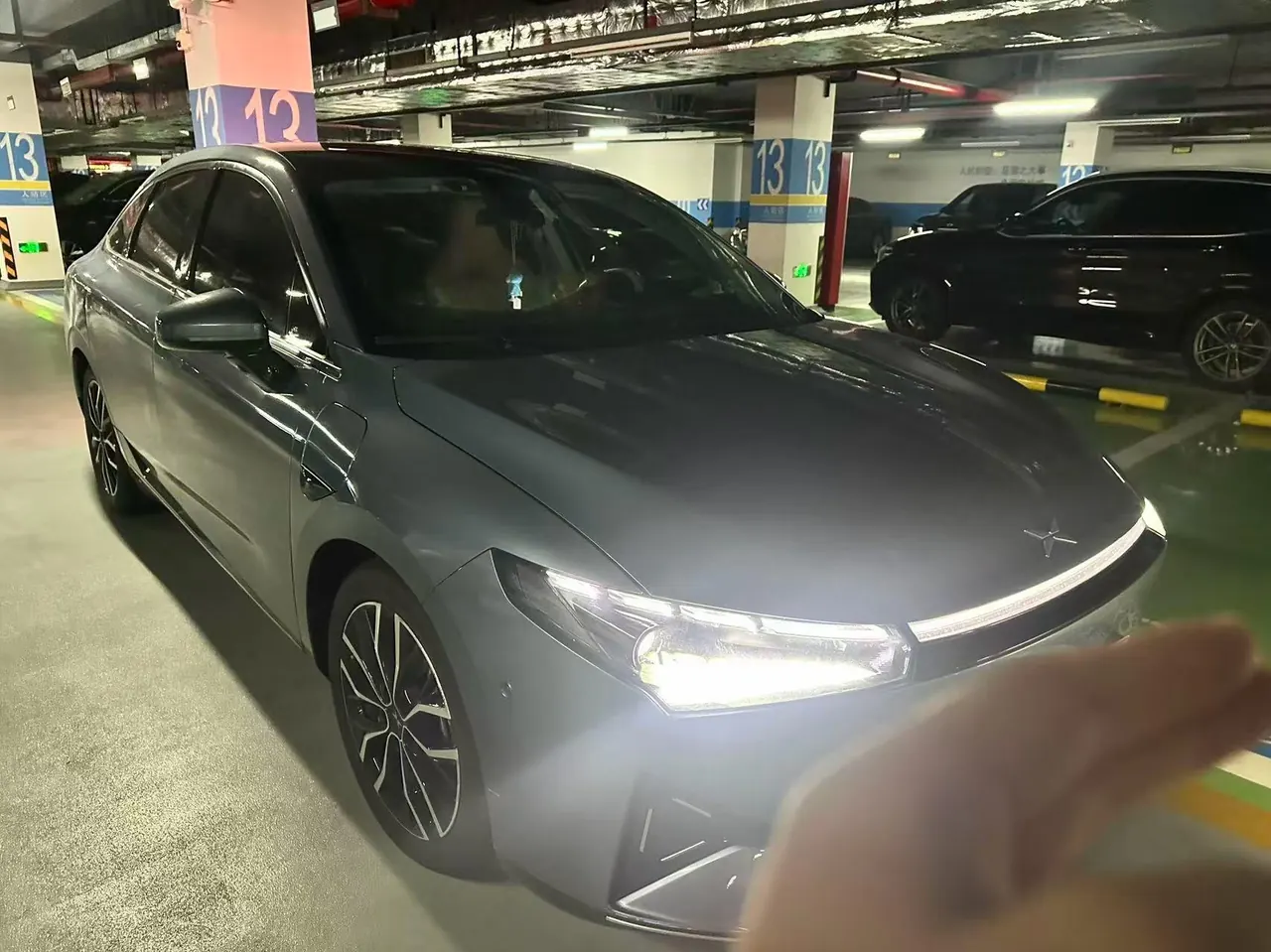 Xpeng 2022 P 5 460E automatic gear 3