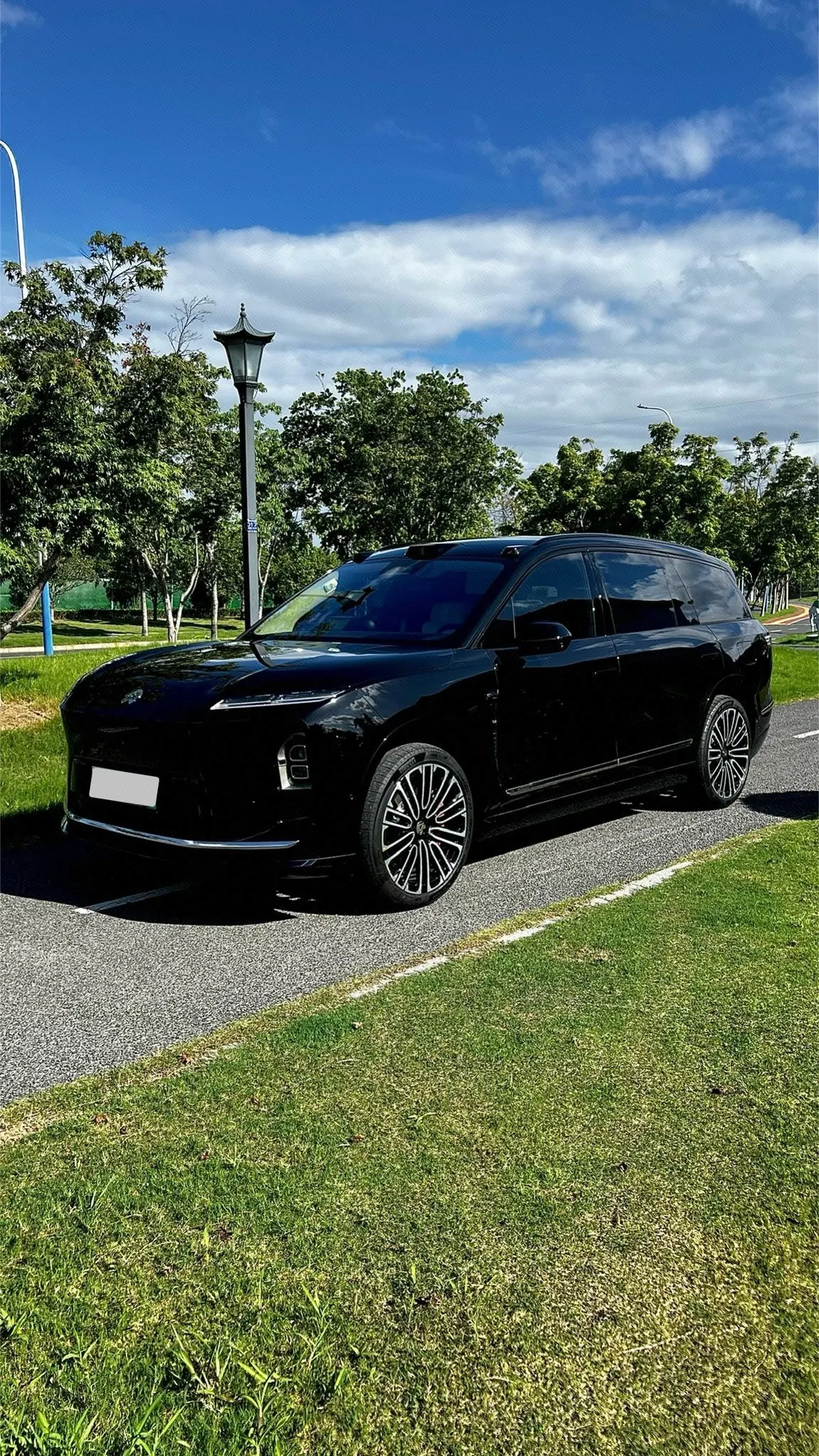 打开图片灯箱:NIO 2026 ES8 6‑Seater Executive Signature Edition Automatic Transmission