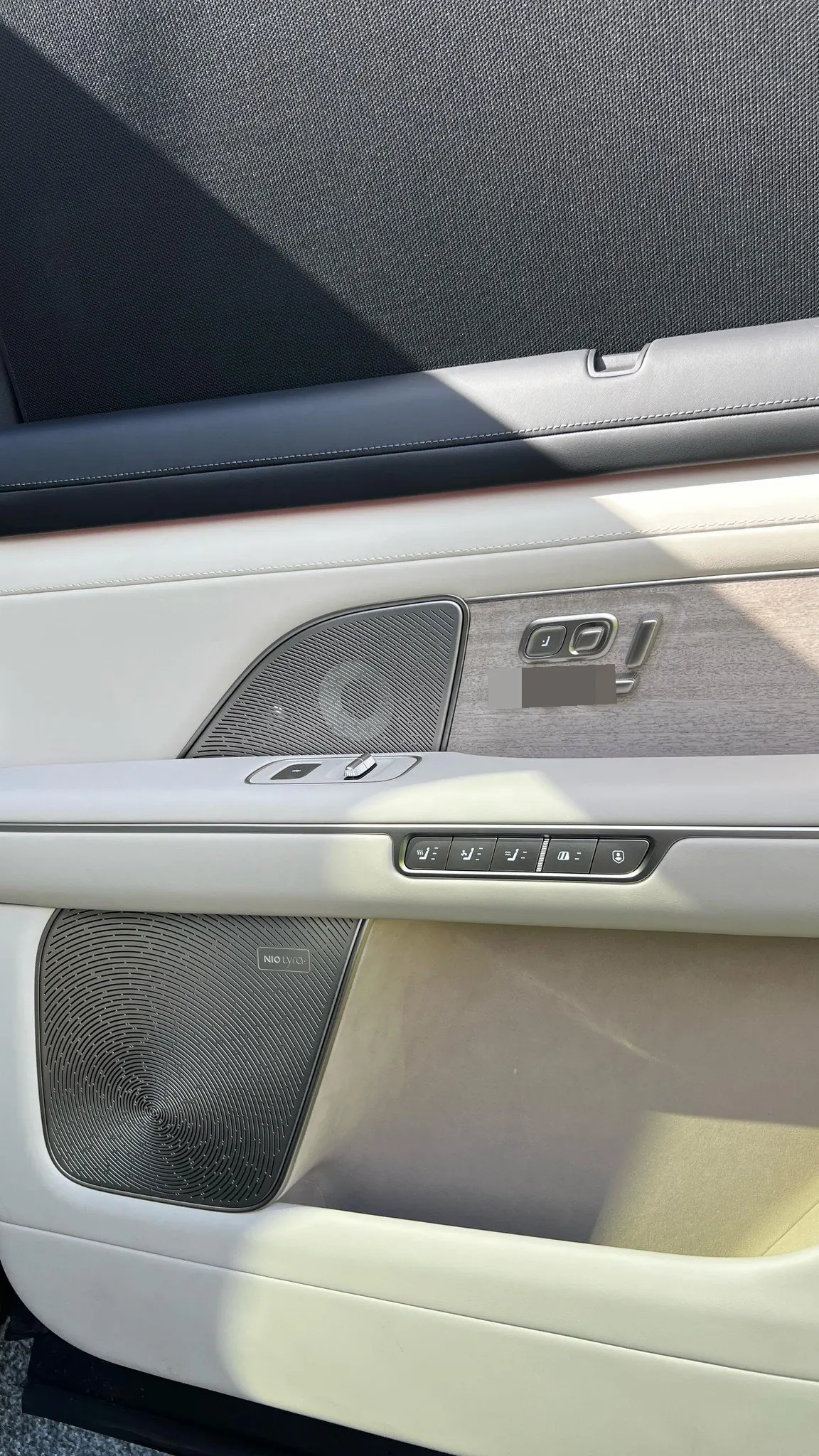 NIO 2026 ES8 6‑Seater Executive Signature Edition Automatic Transmission 15