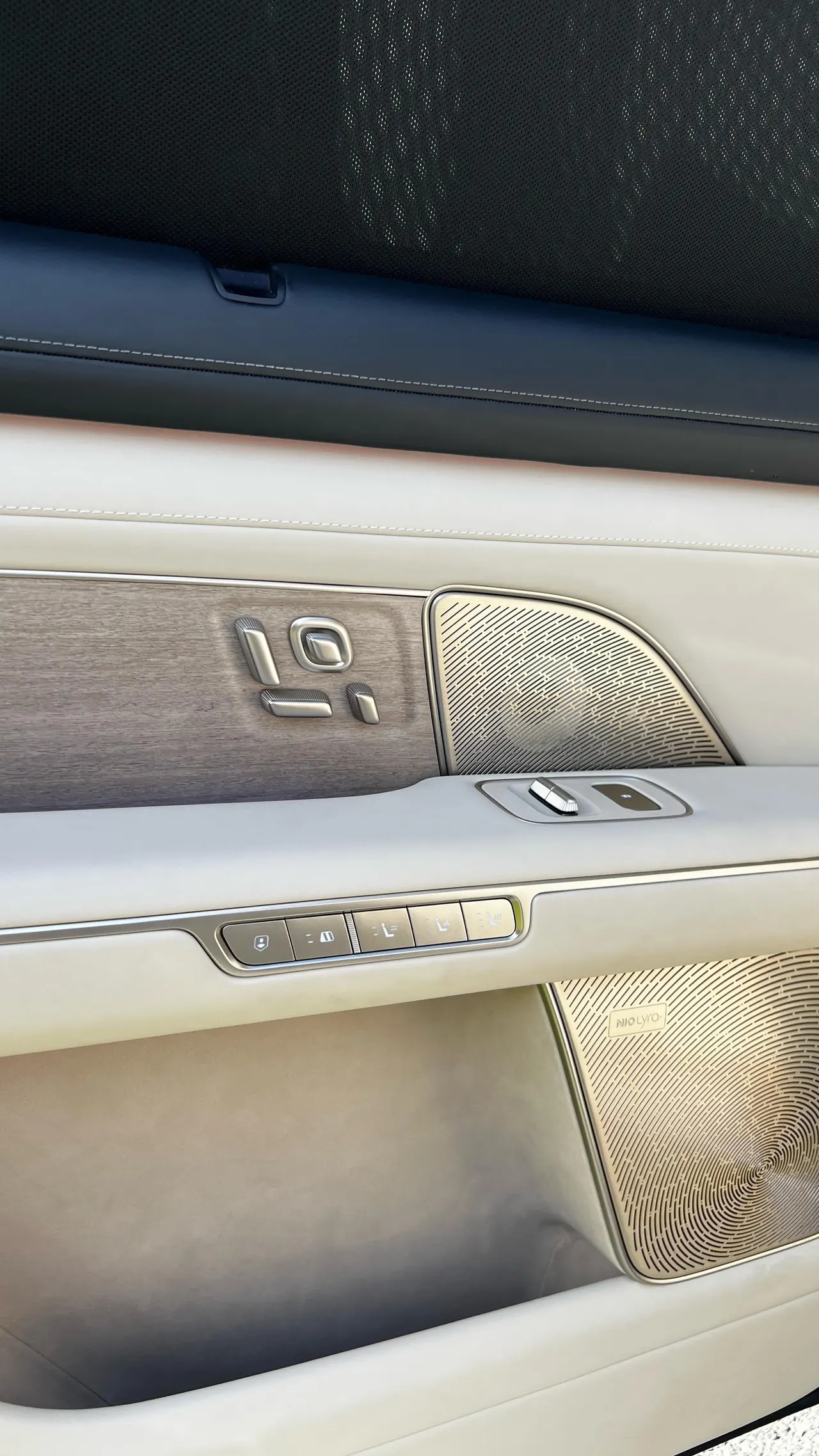 NIO 2026 ES8 6‑Seater Executive Signature Edition Automatic Transmission 16