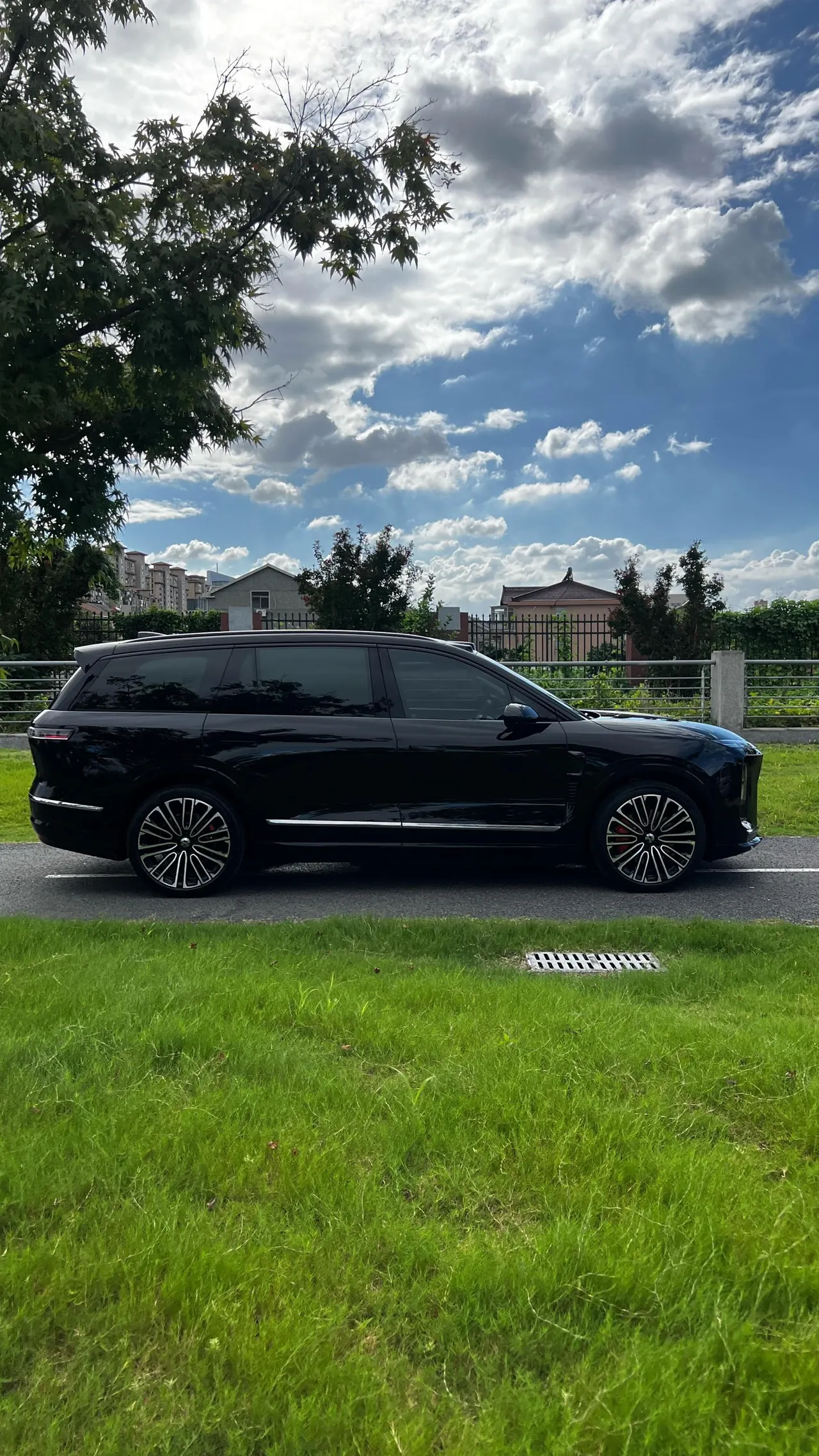 NIO 2026 ES8 6‑Seater Executive Signature Edition Automatic Transmission 17