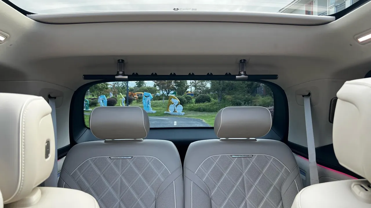 NIO 2026 ES8 6‑Seater Executive Signature Edition Automatic Transmission 9