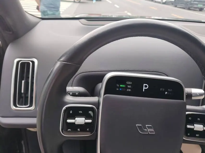 Li 2022 L9 1.5T Max Edition Automatic Gear 6