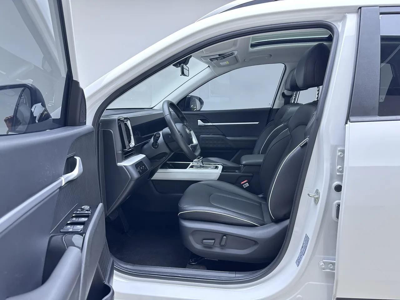 Hyundai 2023 MUFASA (Mu Sa) 2.0 LUX Premium Edition Automatic Gear 4