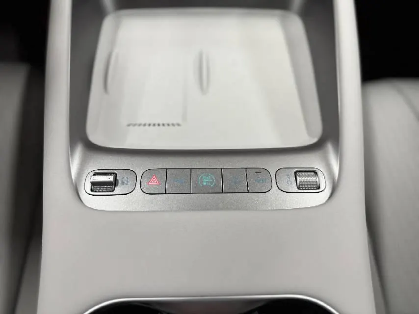 BYD 2025 Sea Lion 06 DM-i 1.5 Stepless 170 Pilot Pro Edition Automatic Gear 8