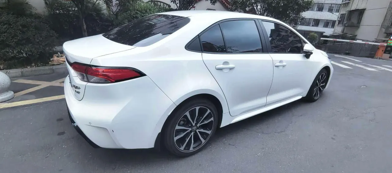 Toyota 2022 Lei Ling 1.2T Stepless 185T Sports Edition Automatic Gear 2
