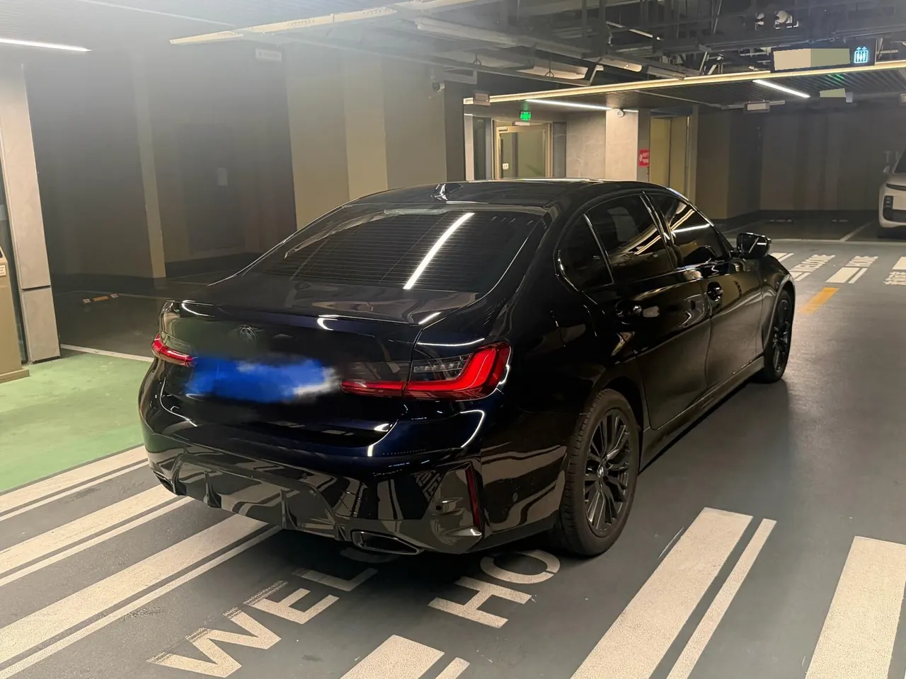 BMW 3 Series 2023 330Li 2.0T M Sports Obsidian Night Suit Automatic Gear 6