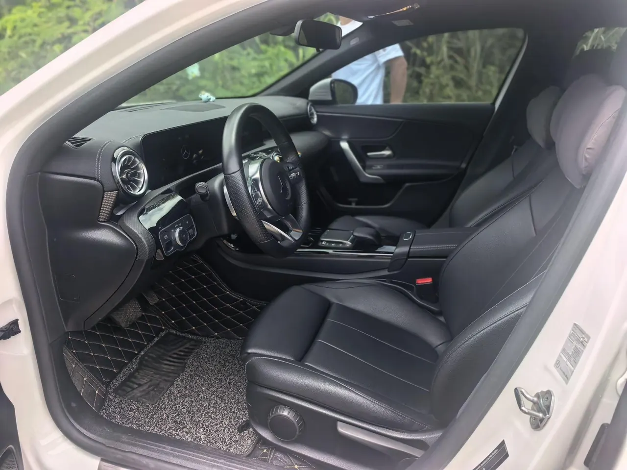 Mercedes Benz Class A 2022 A 200 L 1.3T Dynamic Automatic 3