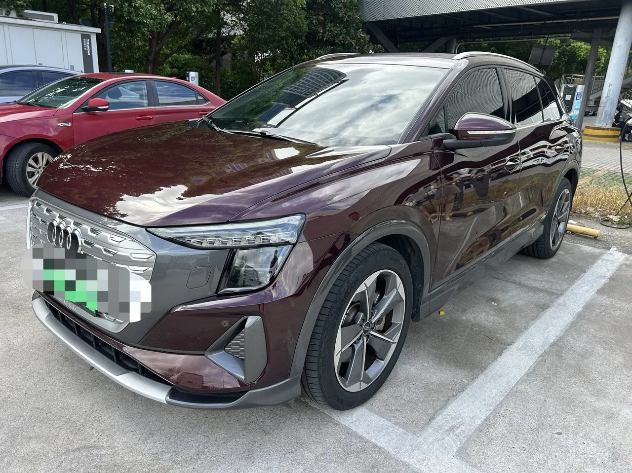 Open image lightbox: Audi 2022 Q5 e-tron 40-star royal suit automatic gear