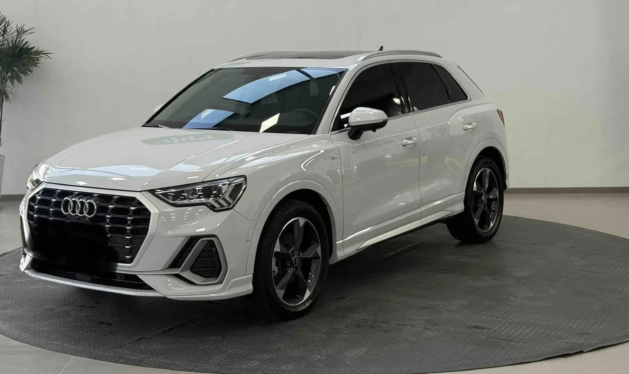 Open image lightbox: Audi 2022 Q3 1.4TFSI 35TFSI Fashion Dynamic Automatic