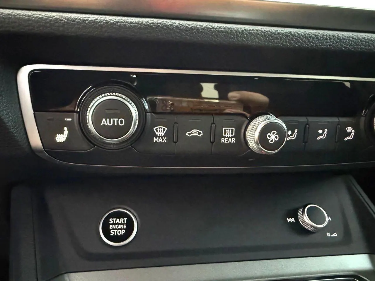 Audi 2022 Q3 1.4TFSI 35TFSI Fashion Dynamic Automatic 2