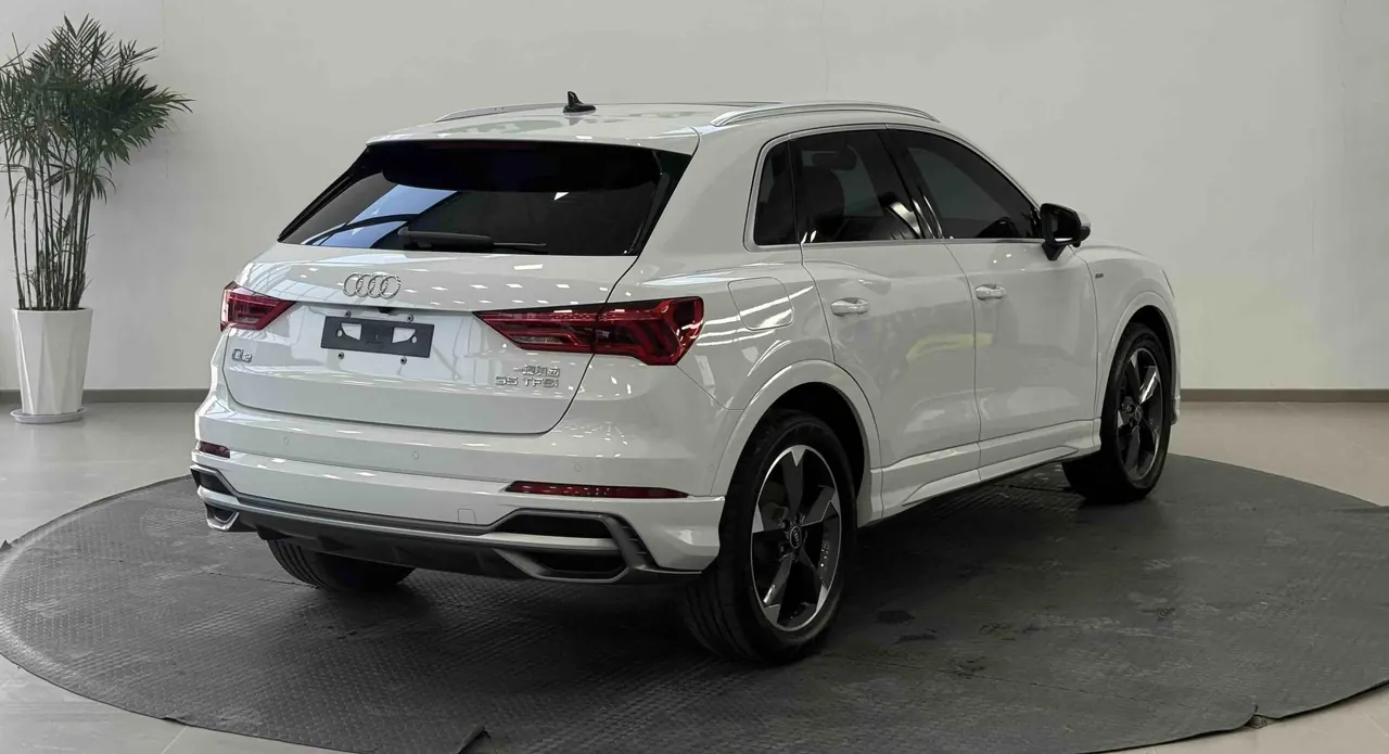 Audi 2022 Q3 1.4TFSI 35TFSI Fashion Dynamic Automatic 5