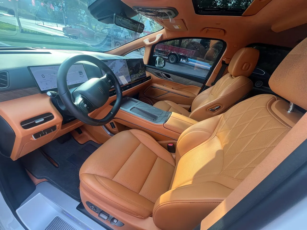 WEY 2025 VV7 Hi4 1.5T Four-Wheel-Drive Automatic Model 9
