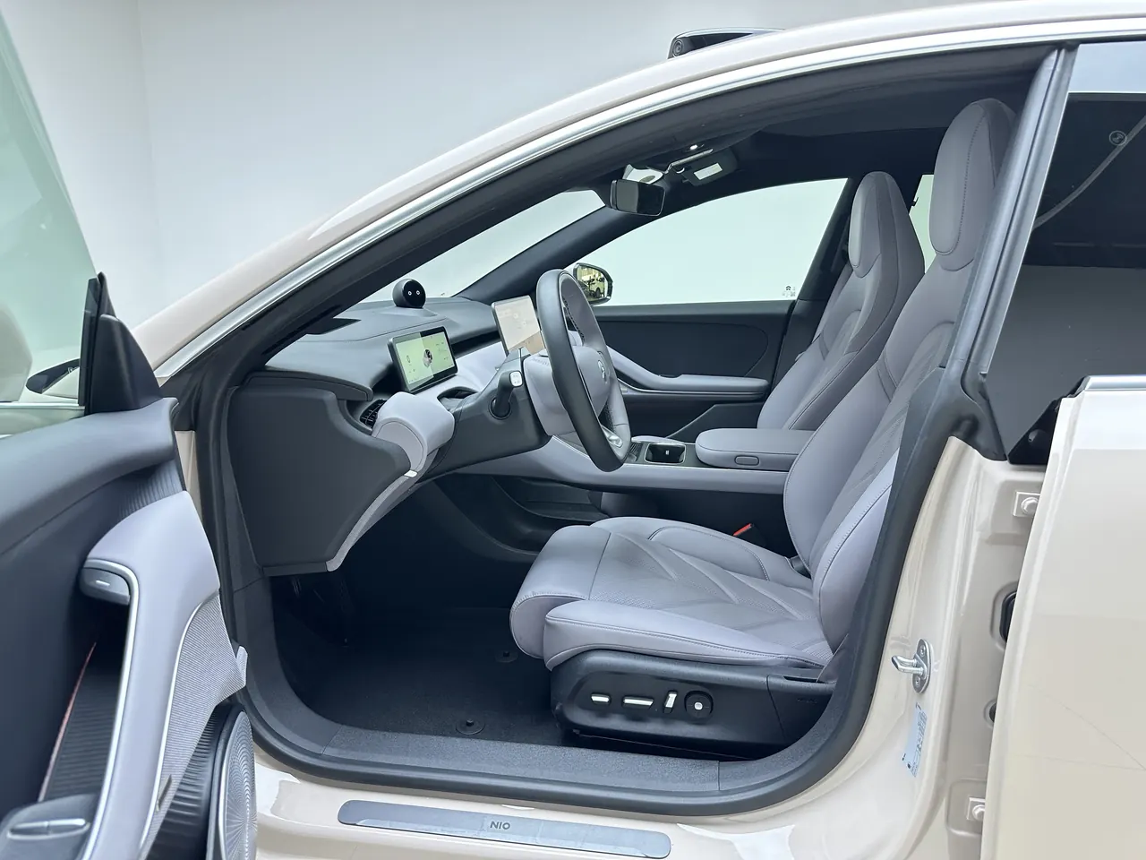 NIO 2025 ET5 75kWh automatic transmission 4