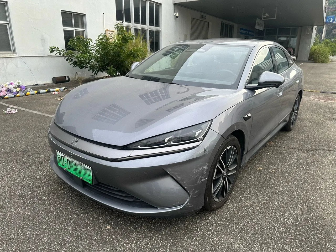Open image lightbox: BYD 2025 Qin L EV 545KM Excellent Automatic Gear