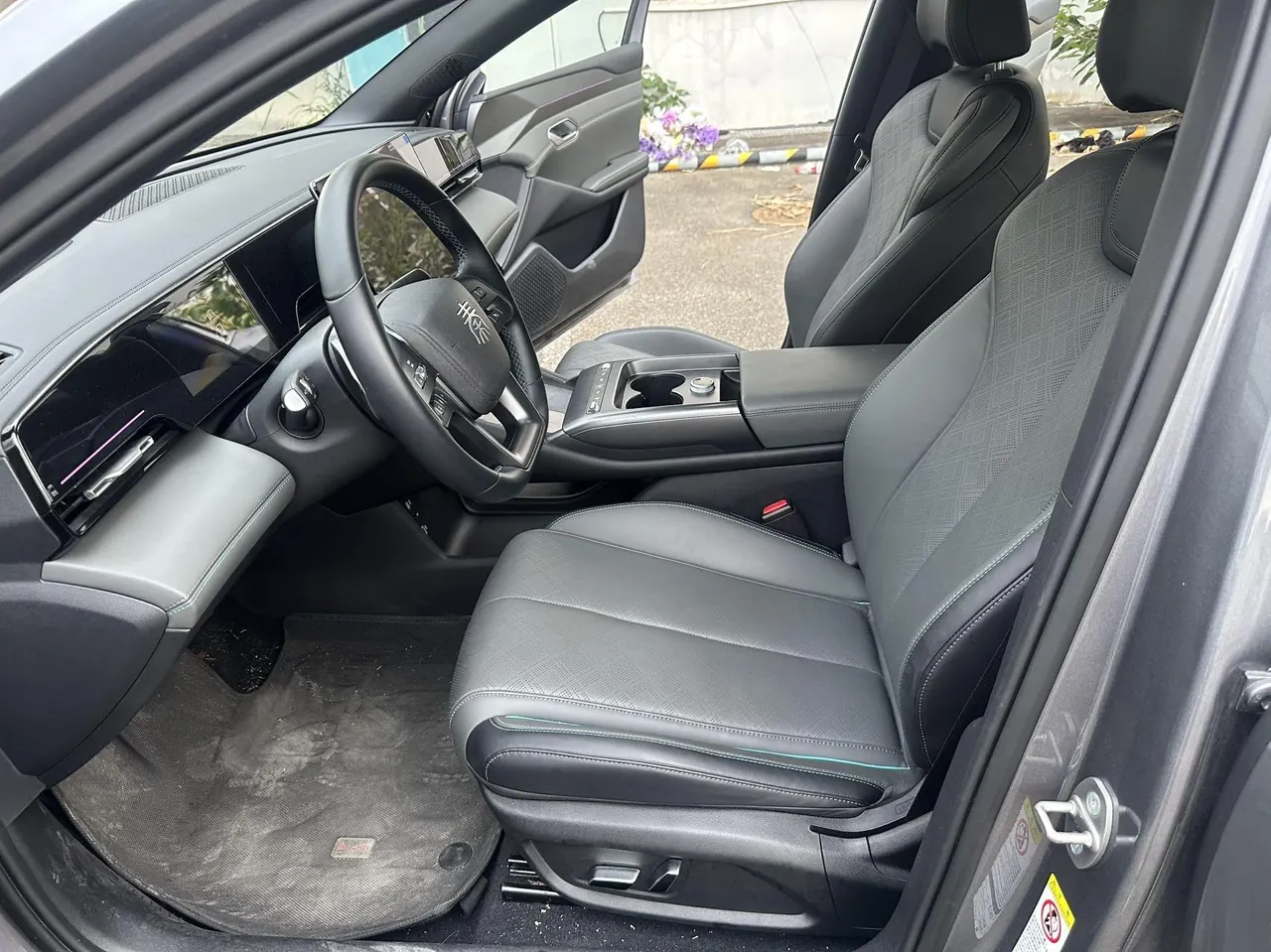 BYD 2025 Qin L EV 545KM Excellent Automatic Gear 4
