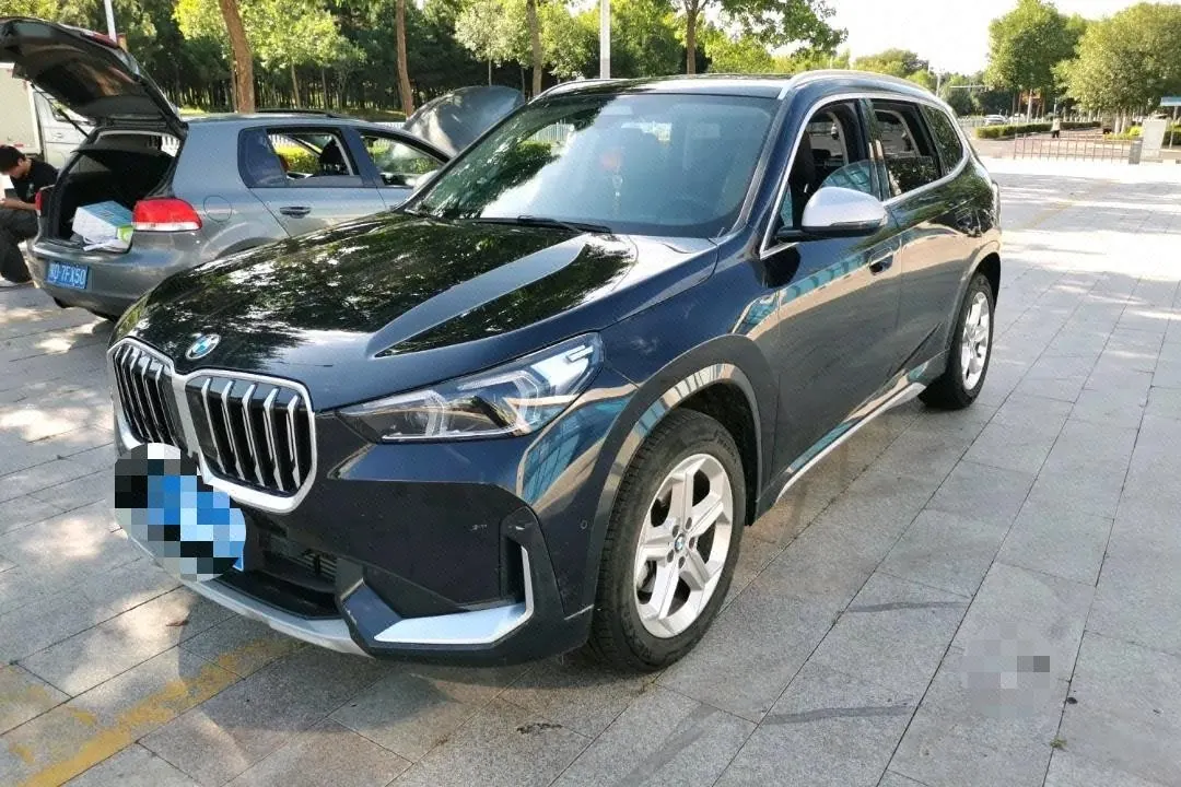 Open image lightbox: BMW 2023 X1 sDrive20Li 1.5T X Design Package Automatic Transmission