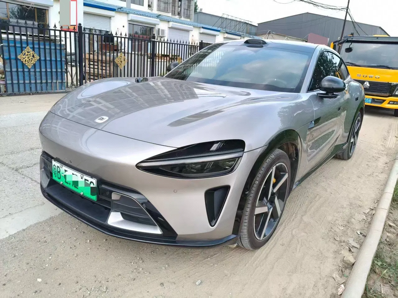 Open image lightbox: MI 2025 YU7 Long Endurance High Performance Four-wheel Drive Max Edition Automatic Gear