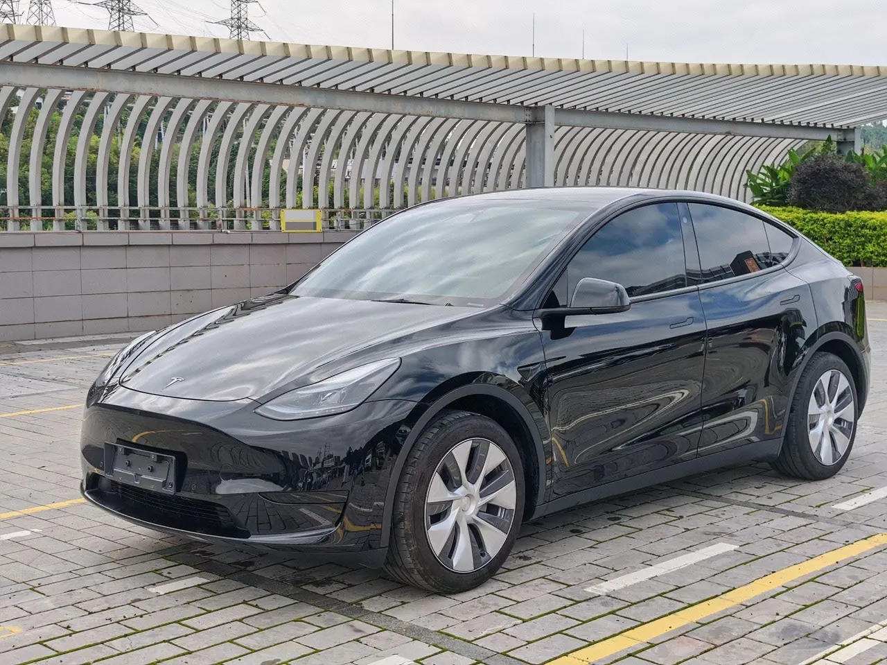 Open image lightbox: Tesla 2022 Model Y rear-wheel drive version (facelift) automatic gear