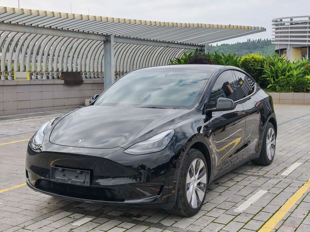 Tesla 2022 Model Y rear-wheel drive version (facelift) automatic gear 2