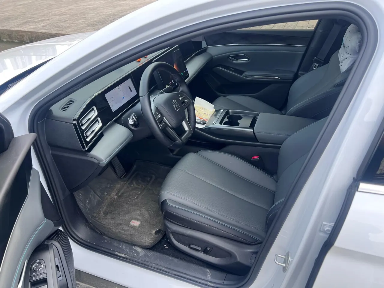 BYD 2026 Qin L DM-i 1.5 stepless 210KM Exceed automatic gear 2