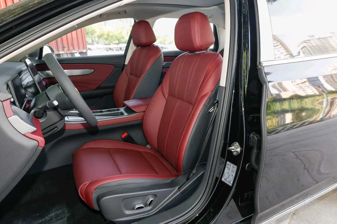HongQi 2026 H5 1.5T Flag Rhyme Pro Edition Automatic Gear 5