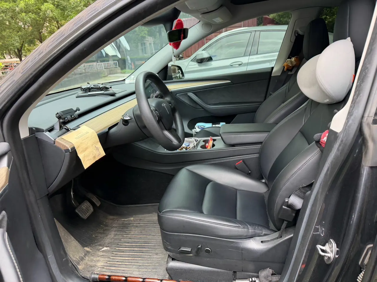 Tesla 2022 Model Y rear-wheel drive version automatic transmission 2