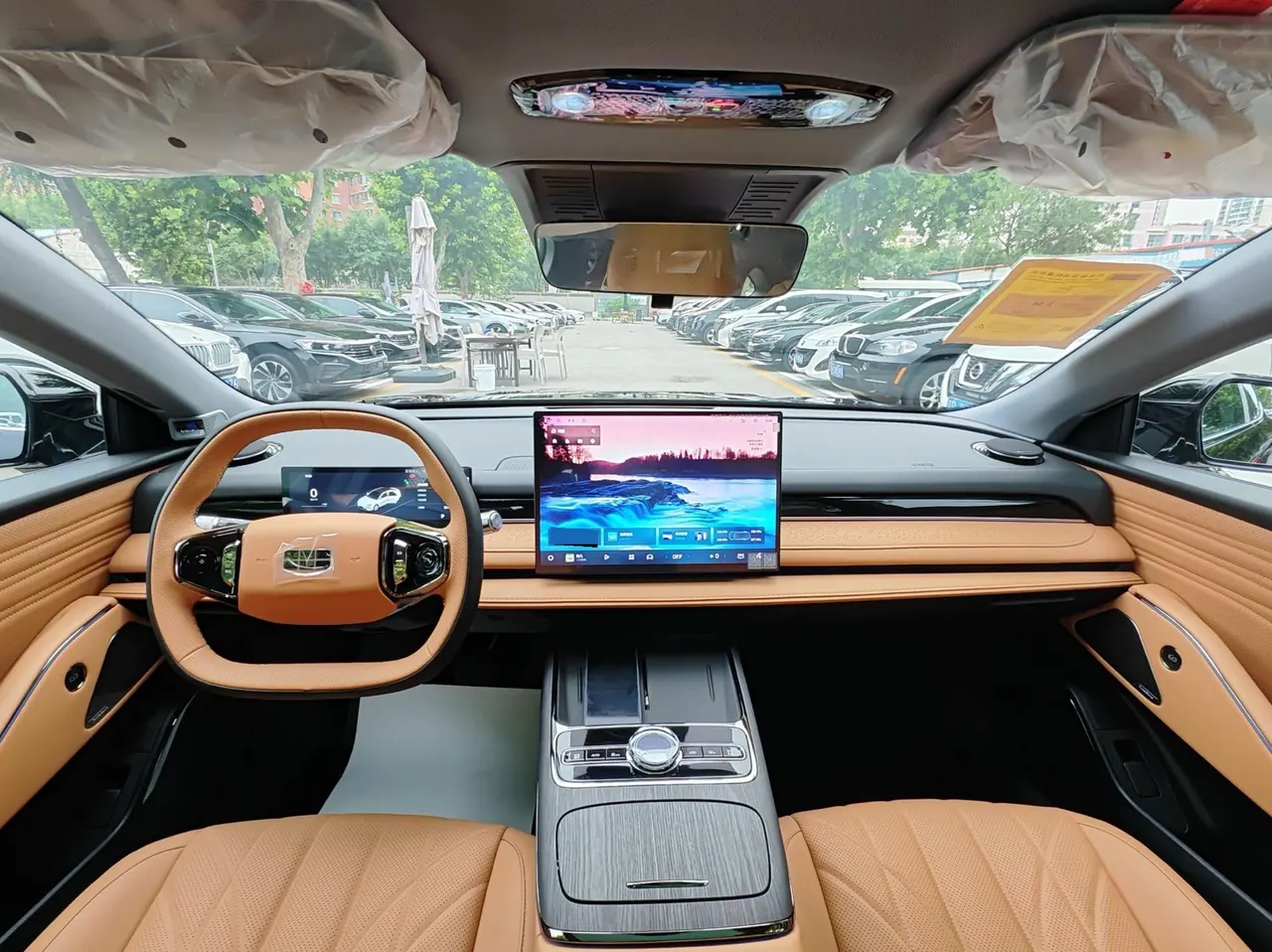 Geely Galaxy 2025 Xingyao 8 EM-i 1.5 130km Premium Edition Automatic Gear 6