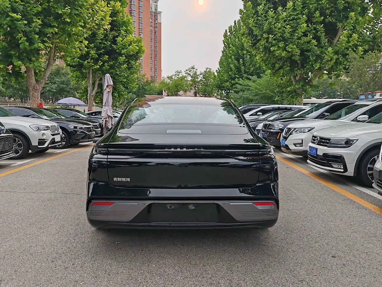 Geely Galaxy 2025 Xingyao 8 EM-i 1.5 130km Premium Edition Automatic Gear 8