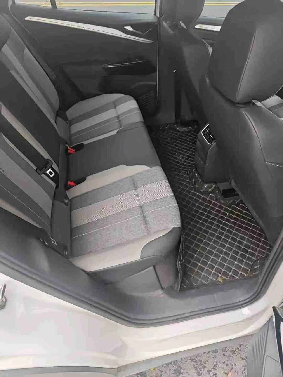 Volkswagen 2025 ID. 4 CROZZ Pure Edition Automatic Transmission 3