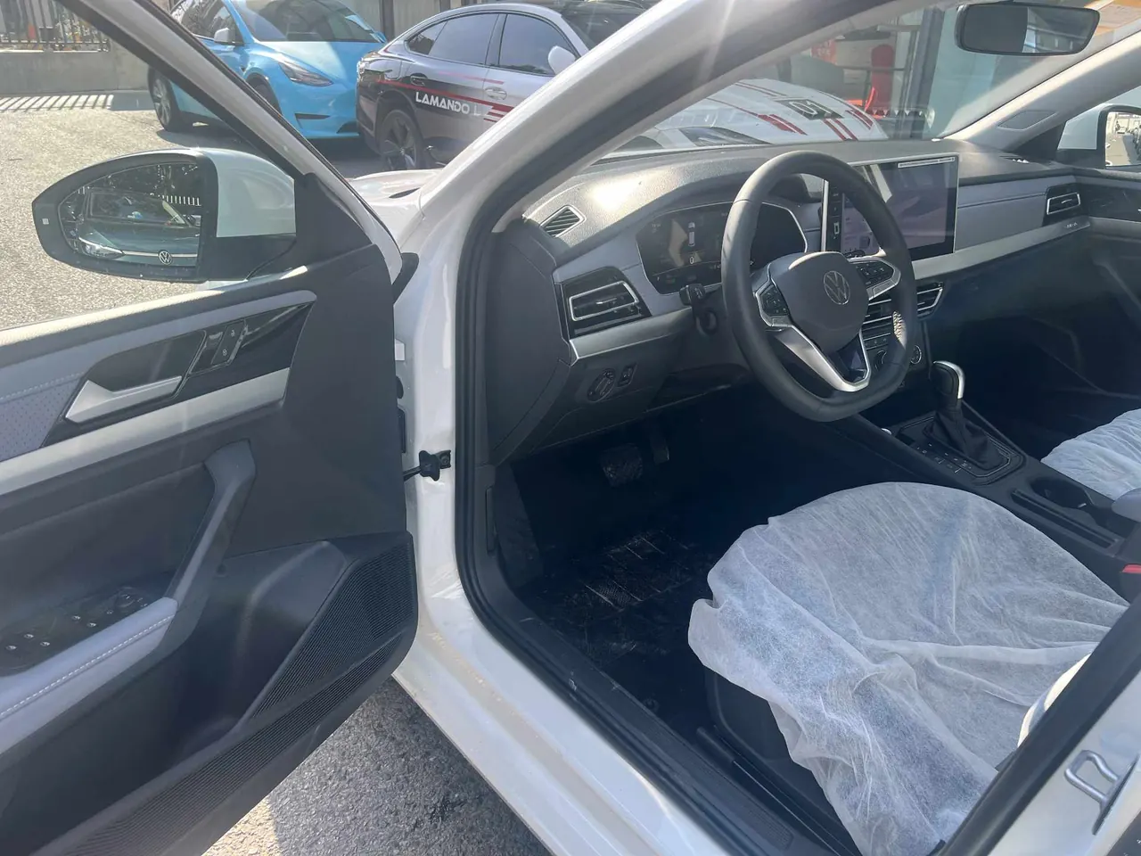 Volkswagen 2026 LaVida 1.5 Star 5 Million Edition Automatic Gear 4