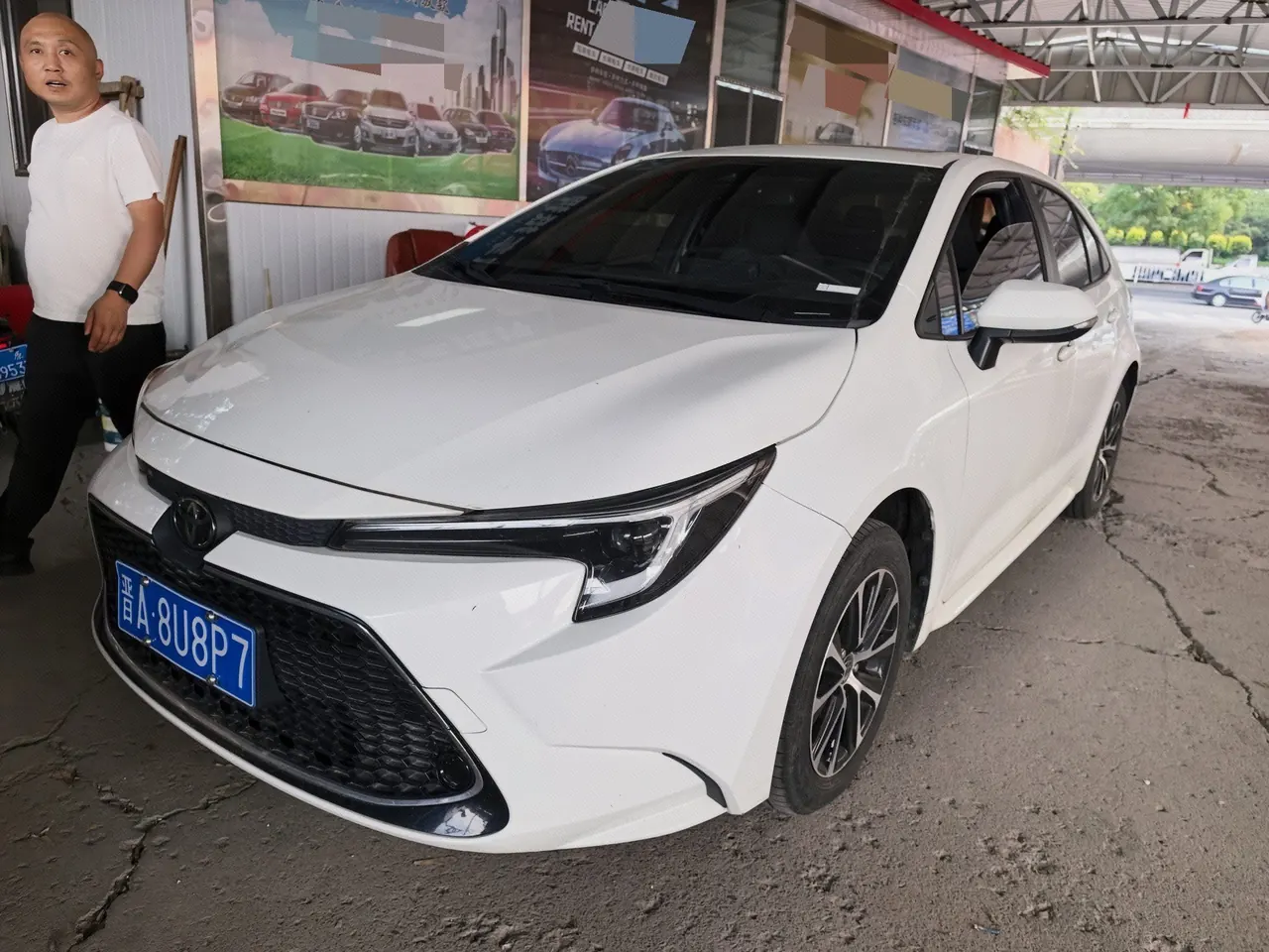 Open image lightbox: Toyota 2023 Lei Ling 1.2T Stepless 185T Deluxe Automatic Gear