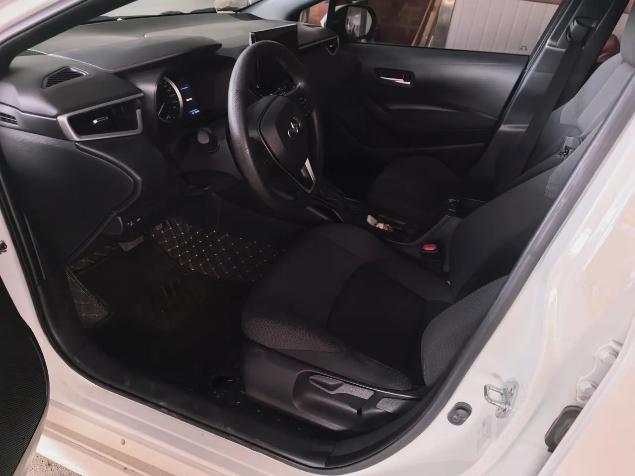 Toyota 2023 Lei Ling 1.2T Stepless 185T Deluxe Automatic Gear 2