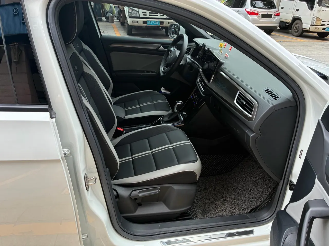 Volkswagen 2023 Tange 1.5TSI 300TSI Two-Drive Chen Guang Edition Automatic Gear 7