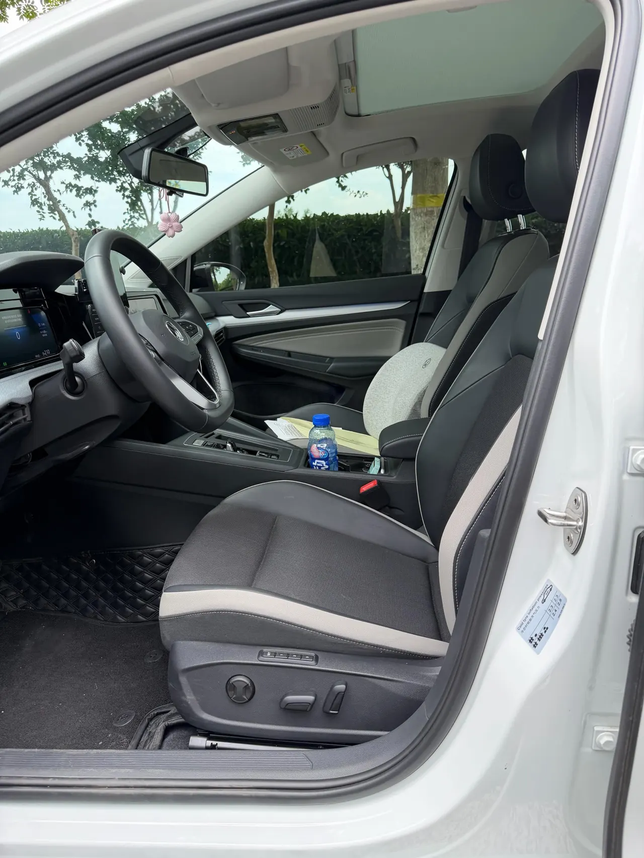 Volkswagen 2023 Golf 8 PRO 1.4TSI 280TSI Automatic 4