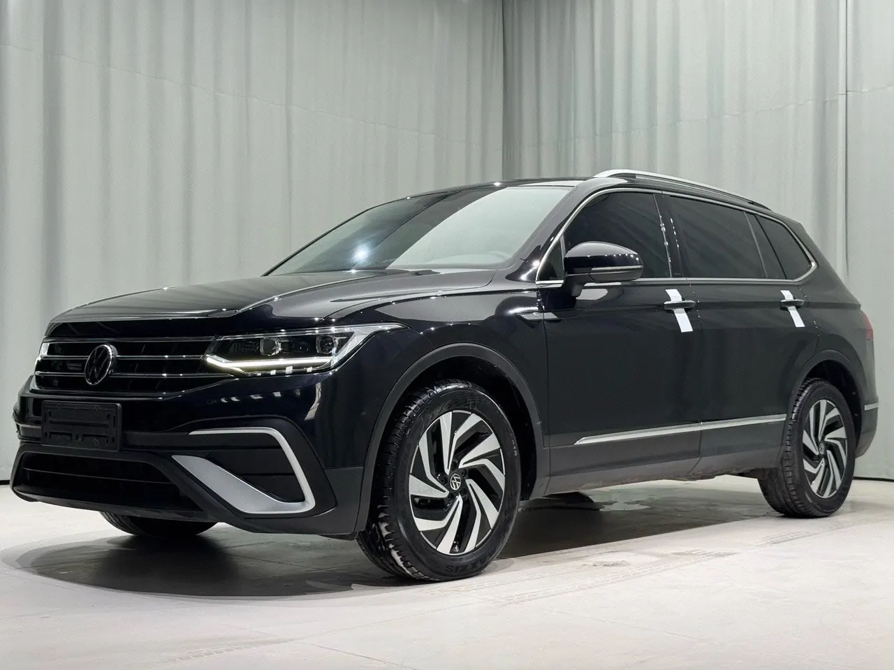 打开图片灯箱:Volkswagen 2023 Tiguan L 1.4TSI 280TSI Tide Creation Limited Edition Automatic Gear
