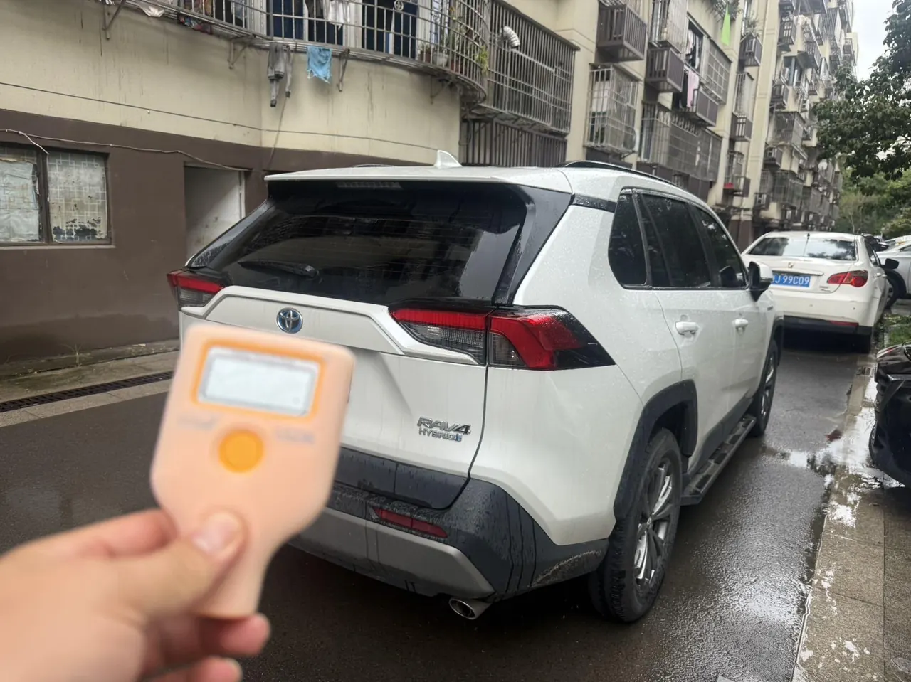Toyota 2024 RAV4 Dual-Engine 2.5 CVT Two-Wheel Drive Elite Plus Edition Automatic Transmission 2