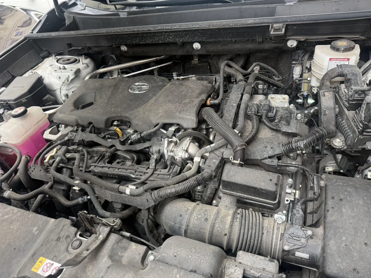 Toyota 2024 RAV4 Dual-Engine 2.5 CVT Two-Wheel Drive Elite Plus Edition Automatic Transmission 8