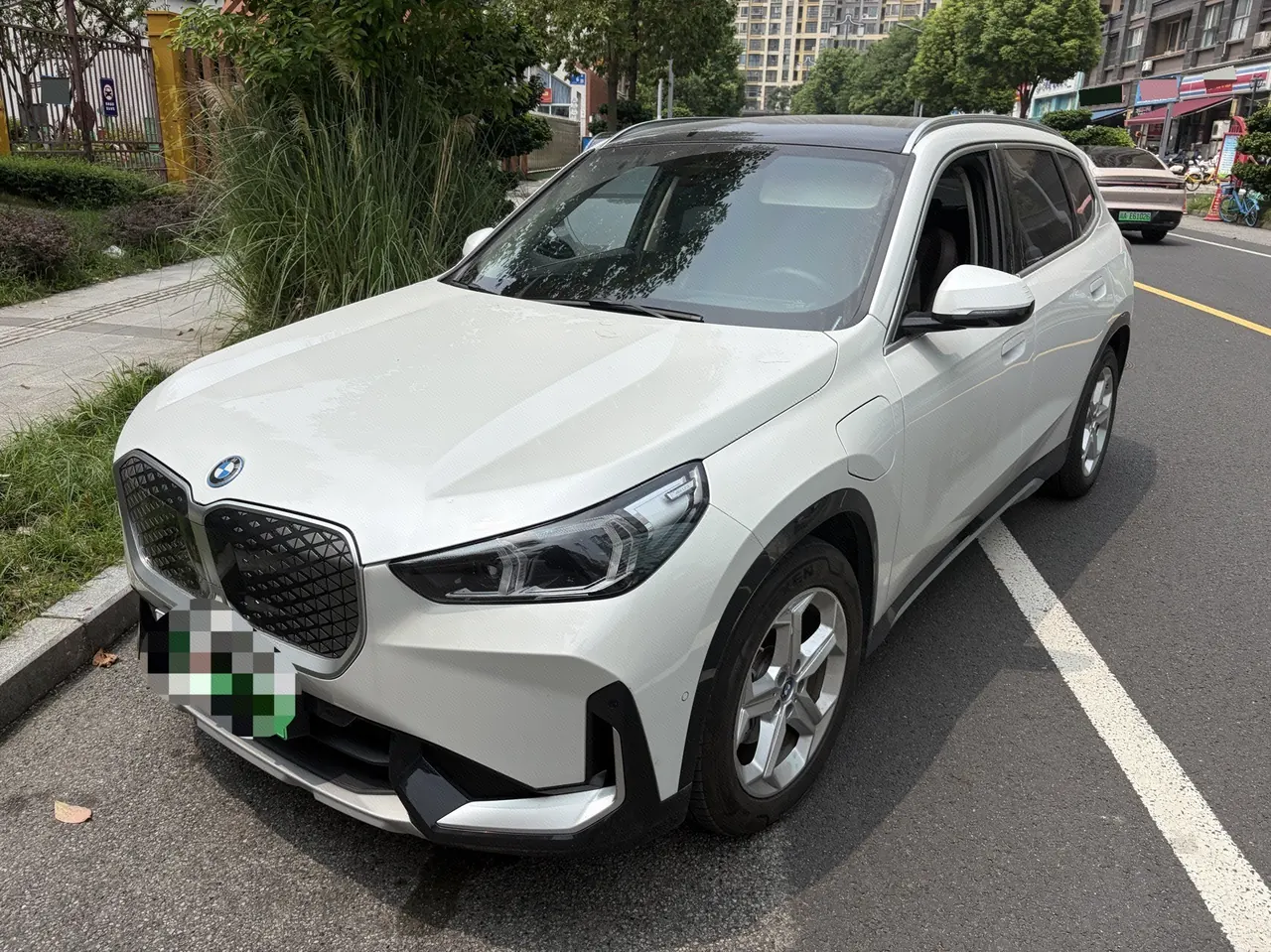 BMW 2023 iX1 eDrive25L eDrive25L X design set automatic gear - View 1