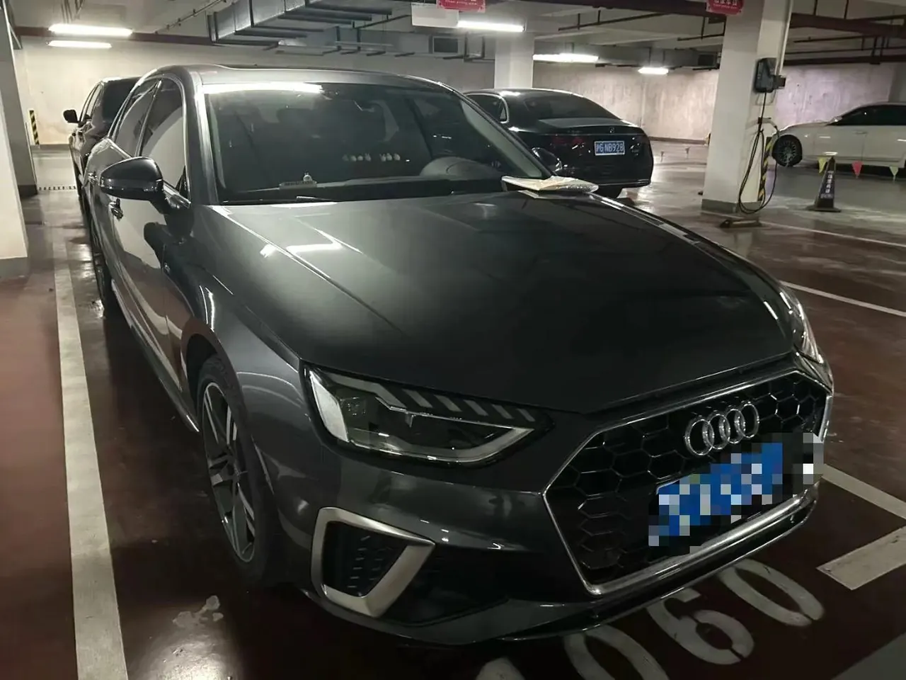 Audi 2020 A4L 2.0TFSI 40TFSI Fashion Dynamic Automatic 2